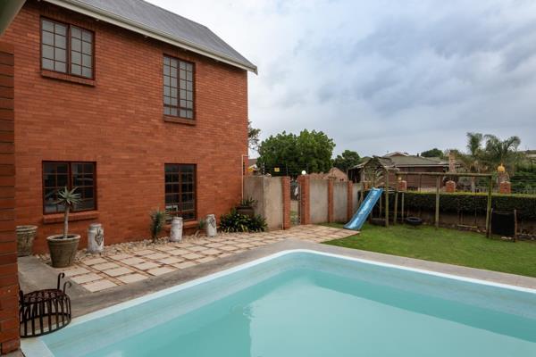 6 Bedroom Property for Sale in Noorsekloof Eastern Cape